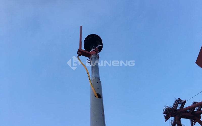 我公司为宁波北仑港矿石码头提供的WindSonic安装完毕