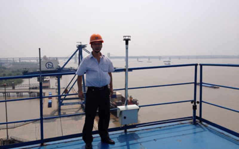 芜湖港风速风向监测系统安装完毕